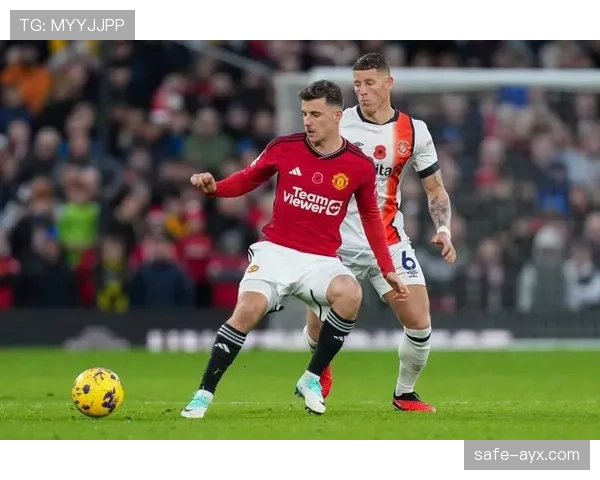 英超焦点战:伯恩茅斯主场迎战曼联,胜负悬念引关注