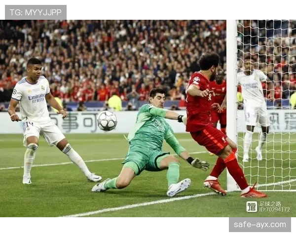 库尔图瓦坚韧不屈,带伤奋战彰显斗士精神 库尔图瓦坚韧不屈,带伤奋战彰显斗士精神